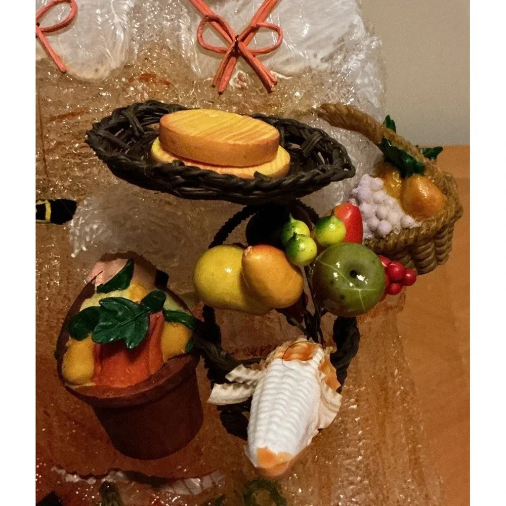 Retired Cracker Barrell Fall Harvest Thanksgiving Pilgrim Light Up, With Box‎